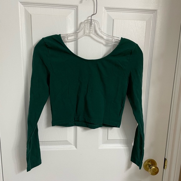 Emerald Green ARITZIA TALULA Mellus Cropped long sleeve T-shirt size S - Picture 1 of 7